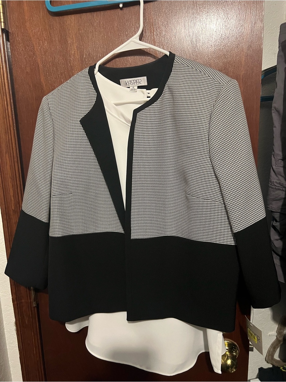 Kasper Black and White Colorblock Open-Front Blazer